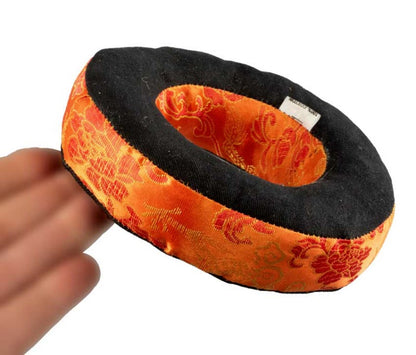 Coussin pour Bol Tibétain Ø13 cm – Brocart Orange – Artisanat du Népal