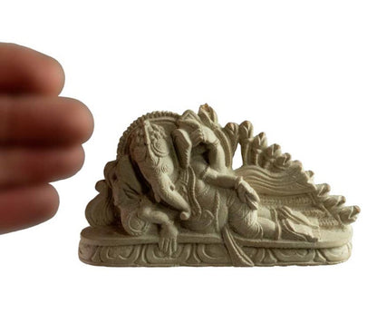 Statue Ganesh Allongé En Pierre Reconstituée – Artisanat Népalais