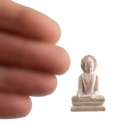Statuette Bouddha Sakyamuni en pierre sculptée – Miniature spirituelle artisanale d’Inde