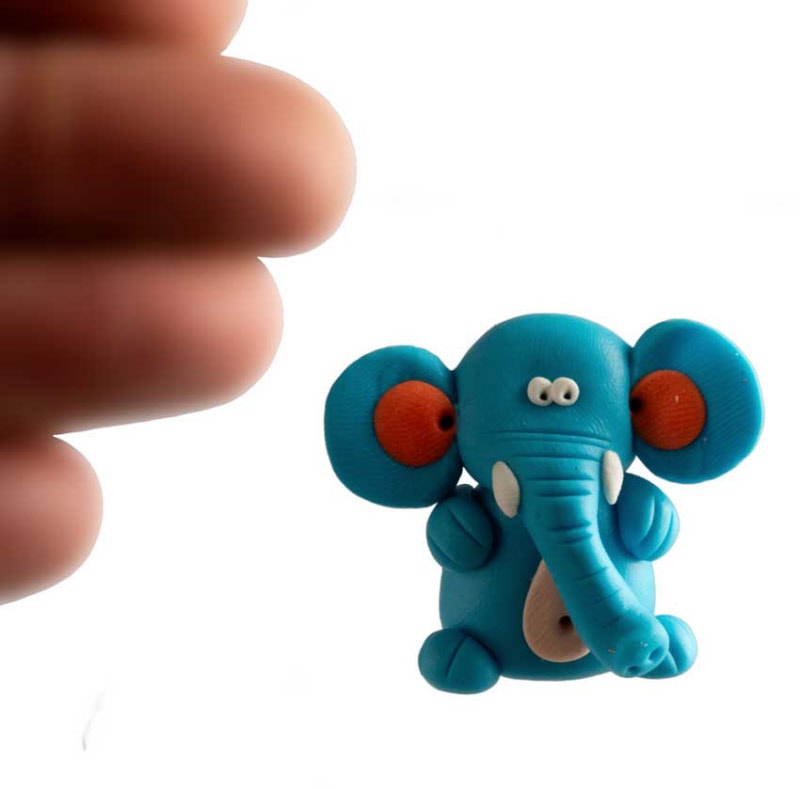 Figurine Éléphant Bleu  – Artisanat Thaïlandais en Pâte Polymère