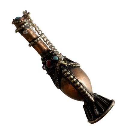 Fiole Tibétaine Authentique du Népal en Cuivre et Métal Argenté – Objet de Curiosité Vintage