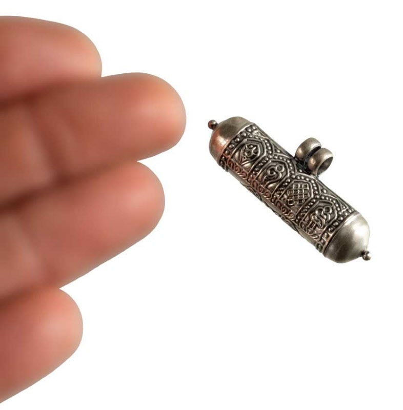 Boîte De Prière Mantra Gau Tibétain En Argent – Reliquaire Bouddhiste Avec Symboles Auspicieux