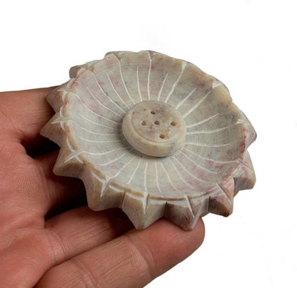 Porte-Encens Fleur de Lotus en Stéatite – Sculpture Artisanale du Népal