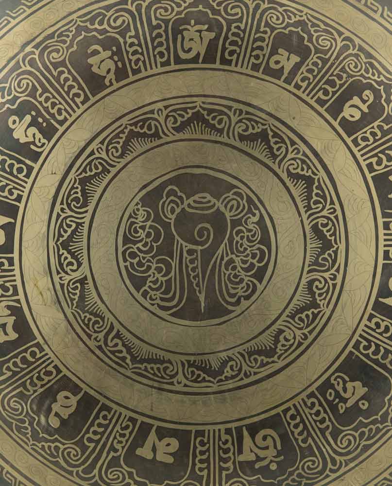 Gong Tibétain Bouddhiste Conque Gravée avec Mailloche