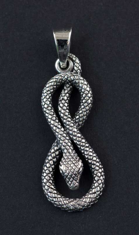 Pendentif tibétain serpent cobra Naja en argent massif 925 – Bijou protecteur artisanal
