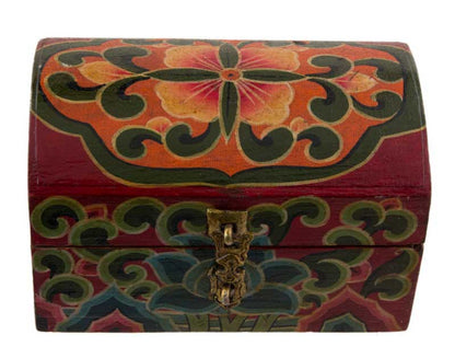 Coffret tibétain en bois peint – Lotus et Joyaux d’offrande de l’Himalaya