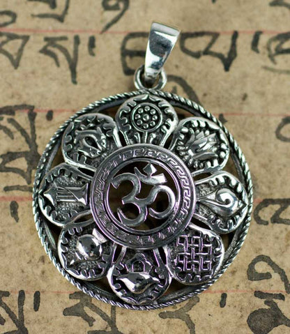 Pendentif Bouddhiste Astamangala et Om en Argent 925