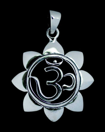 Pendentif Tibétain Om Sacré en Argent Massif 925