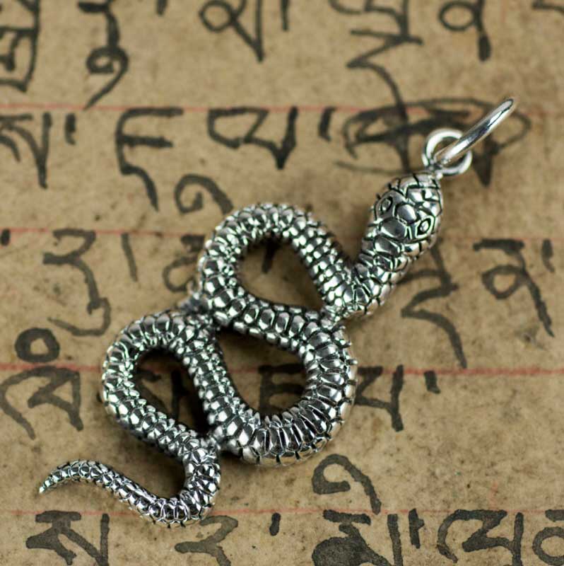 Pendentif Tibétain Serpent Cobra en Argent Massif 925