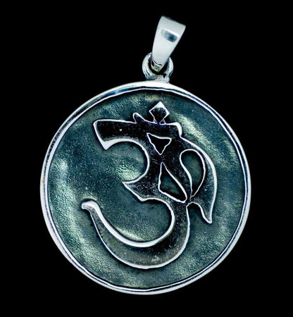Pendentif Tibétain Om Sacré en Argent Massif 925