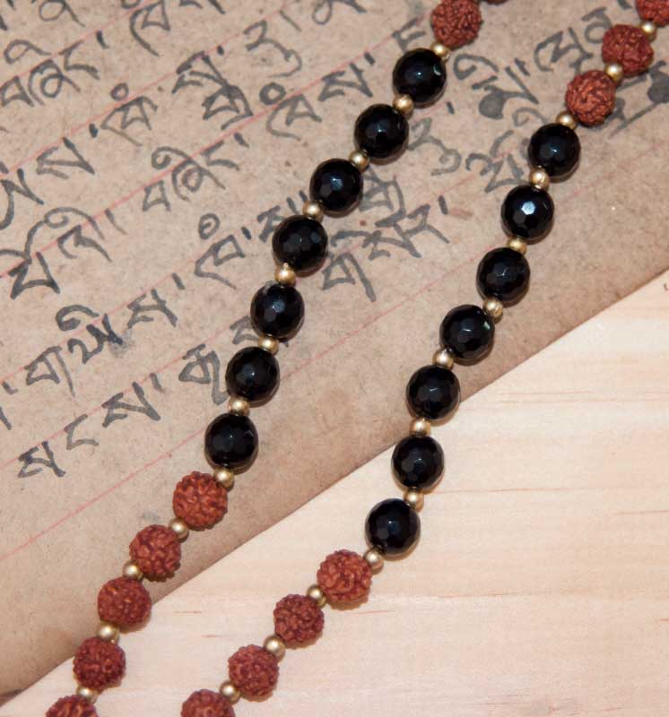 Sautoir Mala Tibétain En Rudraksha Et Pierres Noires