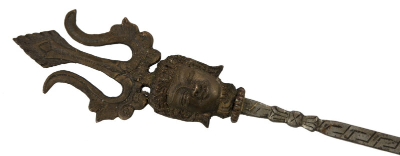 Khatvanga Tibétain en Métal – Sceptre Rituel Bouddhiste Tantrique avec Vase d’Abondance