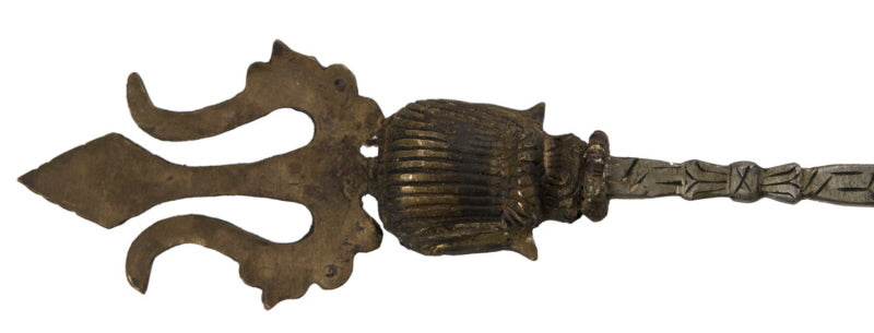 Khatvanga Tibétain en Métal – Sceptre Rituel Bouddhiste Tantrique avec Vase d’Abondance