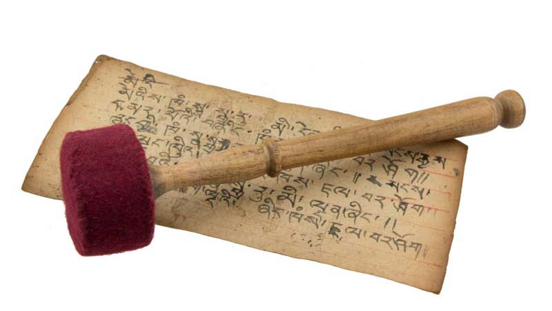 Grande Mailloche en Bois et Feutre pour Gong ou Bol Chantant – Fabrication Artisanale du Népal