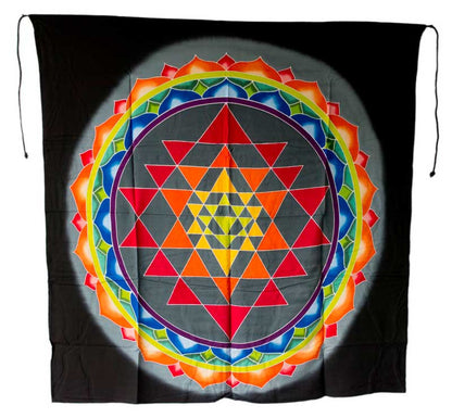 Batik Chakra Sri Yantra Fleur de Vie – Peinture Artisanale sur Coton de Bali