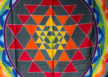 Batik Chakra Sri Yantra Fleur de Vie – Peinture Artisanale sur Coton de Bali