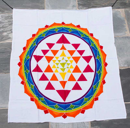 Batik Chakra Sri Yantra Fleur de Vie – Peinture Artisanale sur Coton de Bali