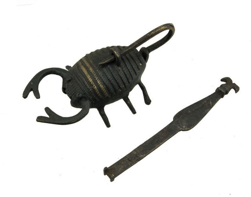Cadenas Décoratif En Forme De Scorpion En Métal – Artisanat Traditionnel
