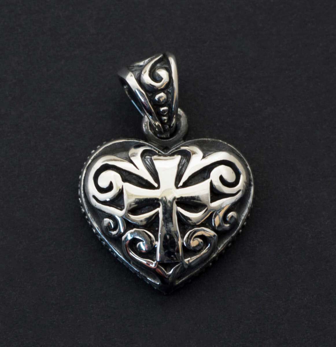 Pendentif celte Sacré-Cœur croix – symbole d’amour celtique en argent massif 925