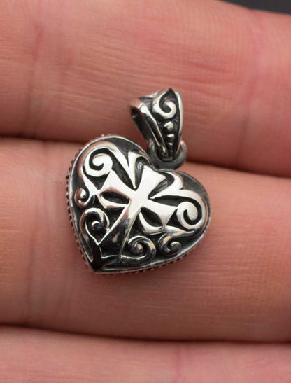 Pendentif celte Sacré-Cœur croix – symbole d’amour celtique en argent massif 925