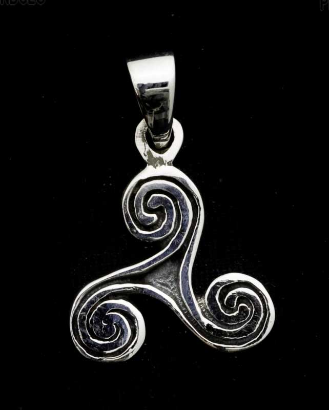 Pendentif triskel en argent 925 – Élégance celtique intemporelle