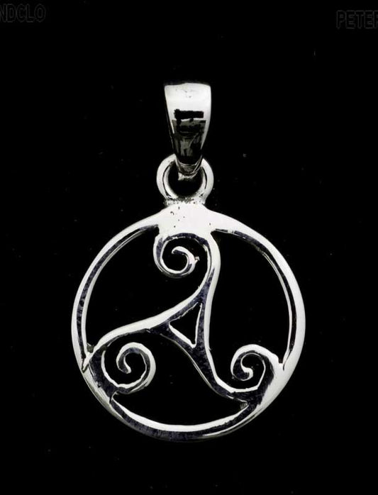 Pendentif triskel celte en argent 925 – Héritage et élégance celtique