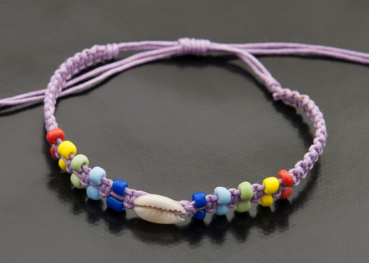 Bracelet brésilien de l’amitié violet avec perles multicolores et coquillage Cauri