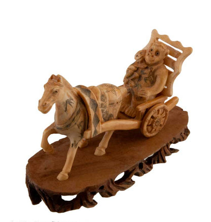 Figurine Singe Sur Chariot Tiré Par Un Cheval – Os Sculpté