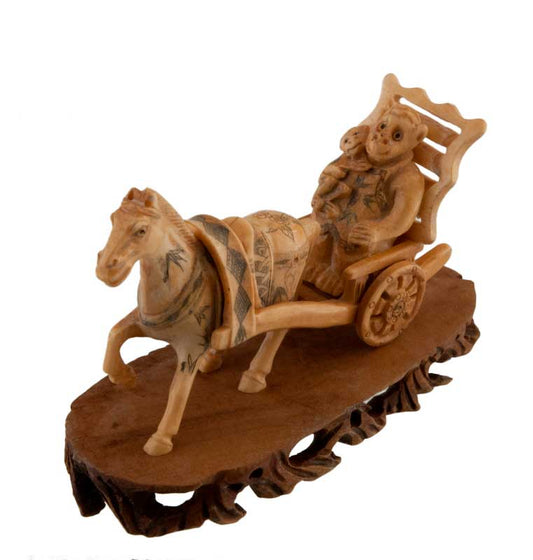 Figurine Singe Sur Chariot Tiré Par Un Cheval – Os Sculpté