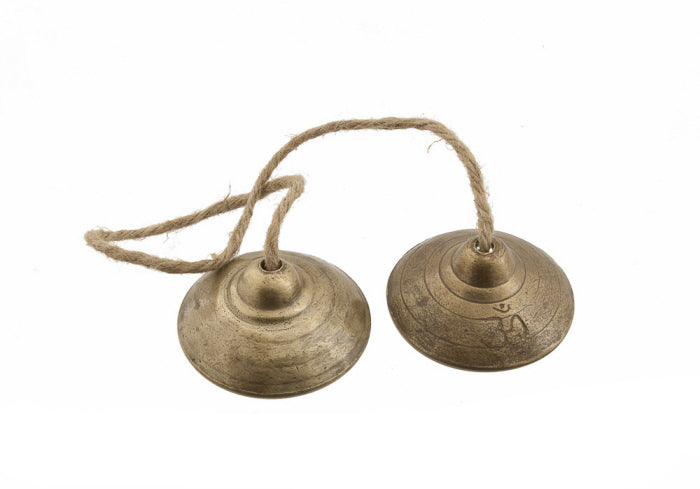 Tingsha Tibétaines Anciennes – Cymbales Bouddhistes en Laiton Ø 7,8 cm