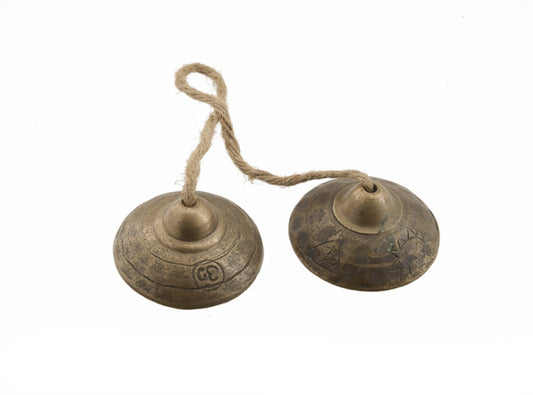Tingsha Tibétaines Anciennes – Cymbales Bouddhistes en Laiton Ø 7,2 cm