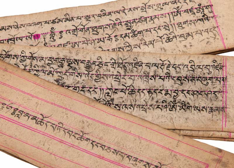 Ancien Livre de Prières Tibétaines Bouddhiste – Manuscrit en Écriture Outchen