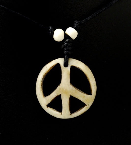 Collier Ethnique Avec Pendentif Os Corne De Yak Buffle Peace And Love