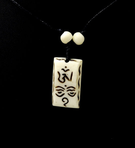 Collier Tibétain Avec Pendentif Os Corne De Yak Buffle Om Yeux De Bouddha