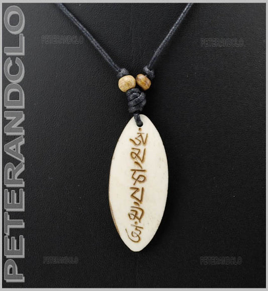 Collier Pendentif Tibétain OM AUM MANI PADME en Os de Yak