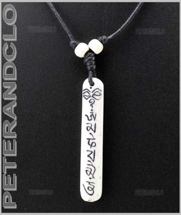 Collier Pendentif Om Mani Padme Aum Tibétain en Os De Yak