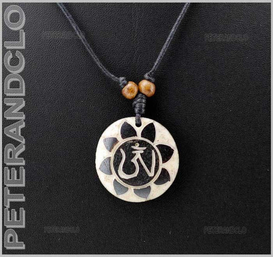 Collier Pendentif Om Mani Padme Aum Tibétain
