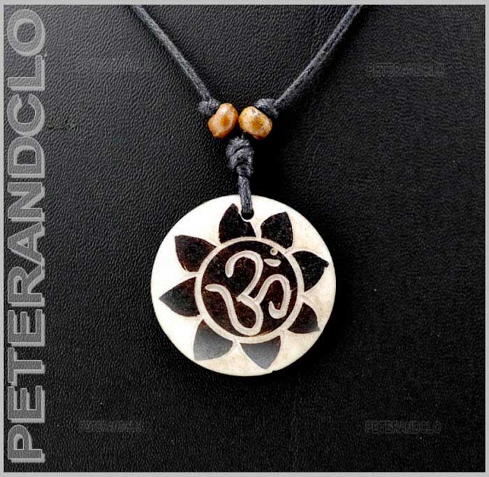 Collier Pendentif Om Mani Padme Aum Tibétain
