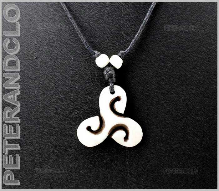 Collier Pendentif Celtique Tribal Triskell