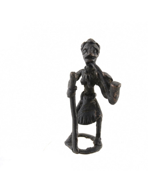 Figurine Bronze Bamoun – Fumeur De Pipe – Artisanat Traditionnel Du Cameroun