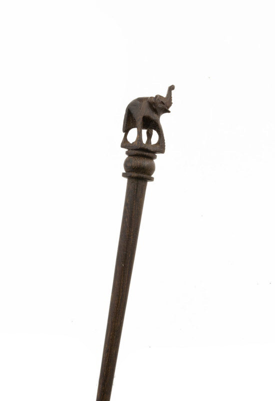 Pic à cheveux éléphant ethnique en bois fait main – Accessoire artisanal