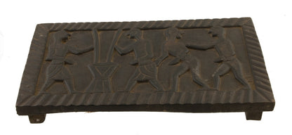 Ancien Siège Tribal Tharu en Bois – Scène de Vie au Village, Népal