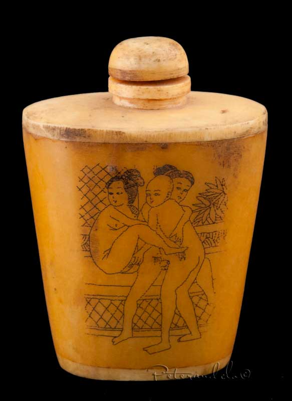 Tabatière Érotique Kamasutra En Os de Bœuf – Flacon à Tabac à Priser Artisanal