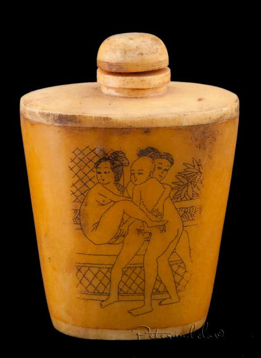 Tabatière Érotique Kamasutra En Os de Bœuf – Flacon à Tabac à Priser Artisanal