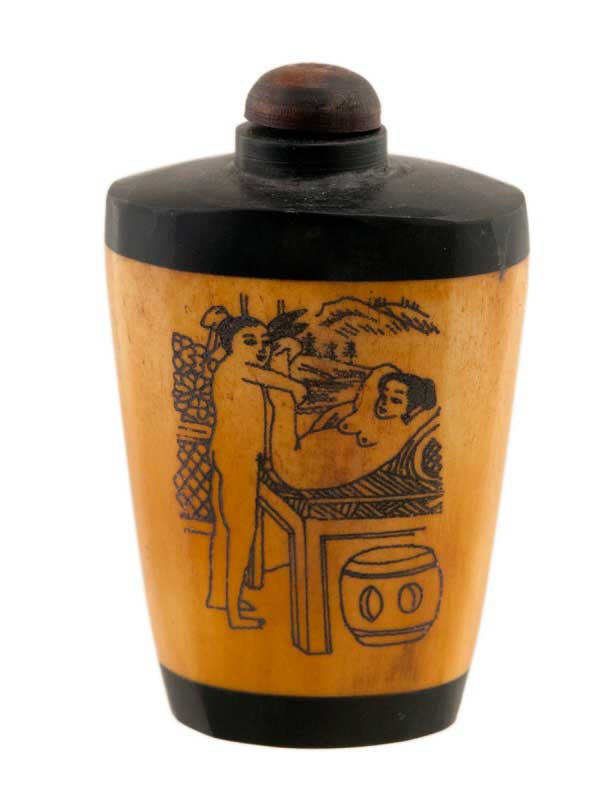 Tabatière Chinoise Kamasutra En Os de Bœuf – Flacon à Tabac à Priser Artisanal
