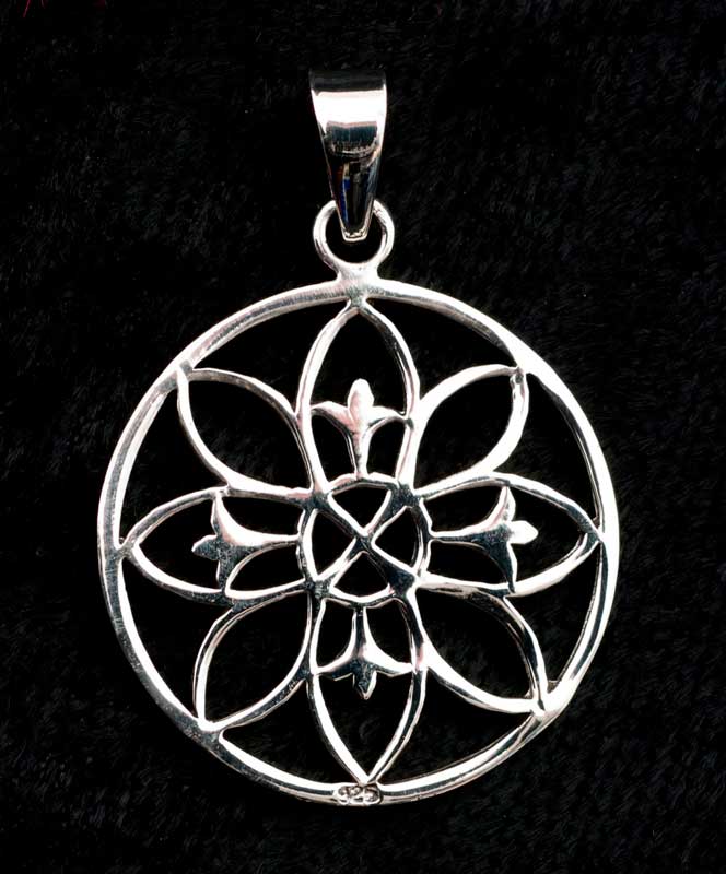 Pendentif mandala Sri Yantra en argent massif 925 – Géométrie sacrée artisanale