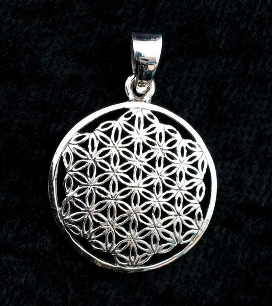 Pendentif mandala Sri Yantra en argent massif 925 – Géométrie sacrée artisanale