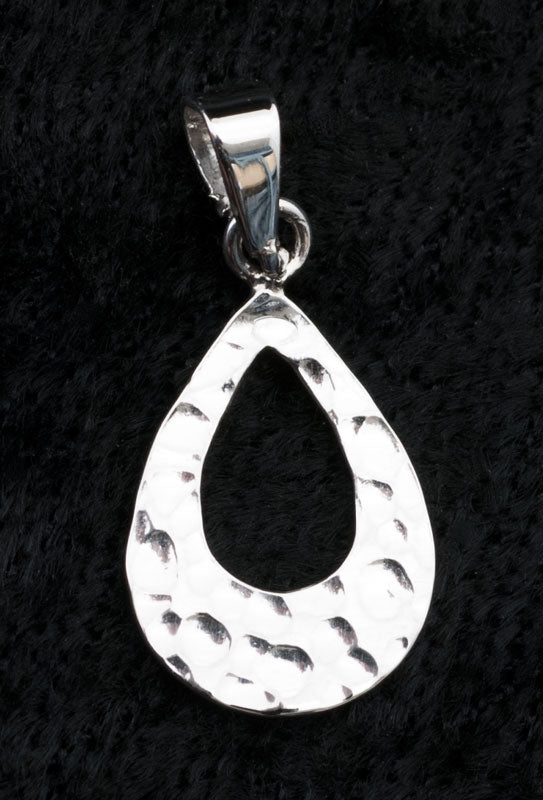 Pendentif goutte d'eau martelée en argent 925 – Bijou ethnique artisanal