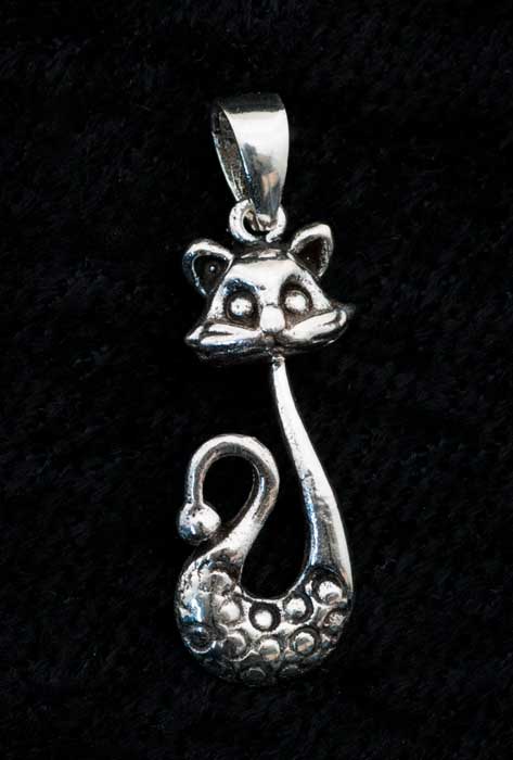 Pendentif chat en argent massif 925 – Bijou artisanal félin