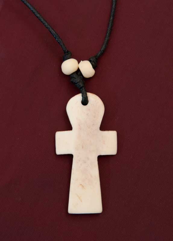 Collier Pendentif Croix de Vie Ankh en Corne de Yak